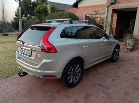 2016 Volvo XC60 T5 AWD Inscription