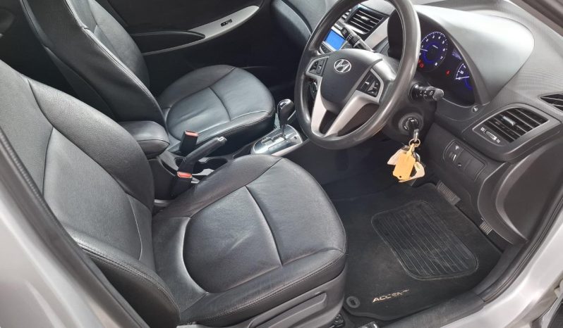 2014 Hyundai Accent Sedan 1.6 Fluid Auto full