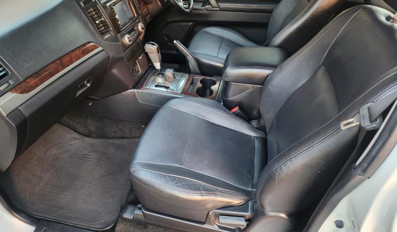 2010 Mitsubishi Pajero 3-Door 3.2DI-D GLS full