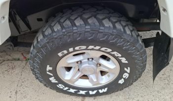 2015 Toyota Land Cruiser 79 4.5D-4D LX V8 full