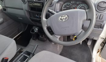 2015 Toyota Land Cruiser 79 4.5D-4D LX V8 full