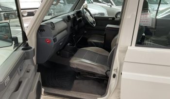 2013 Toyota Land Cruiser 79 4.5D-4D LX V8 Double Cab full
