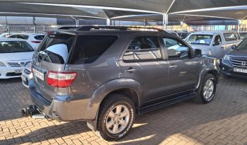 2011 Toyota Fortuner 3.0D-4D Auto full