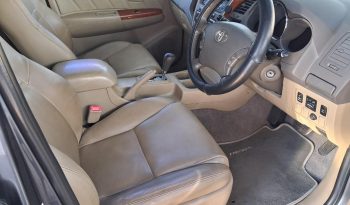 2011 Toyota Fortuner 3.0D-4D Auto full