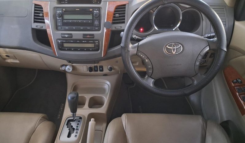 2011 Toyota Fortuner 3.0D-4D Auto full
