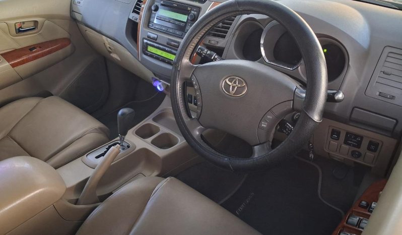 2011 Toyota Fortuner 3.0D-4D Auto full