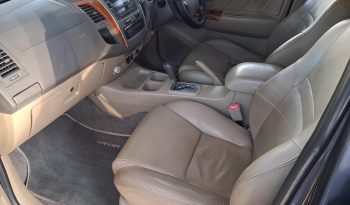 2011 Toyota Fortuner 3.0D-4D Auto full