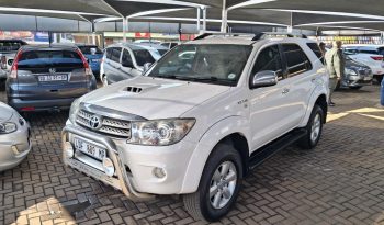 2011 Toyota Fortuner 3.0D-4D 4×4 auto full