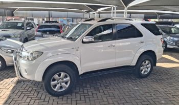 2011 Toyota Fortuner 3.0D-4D 4×4 auto full
