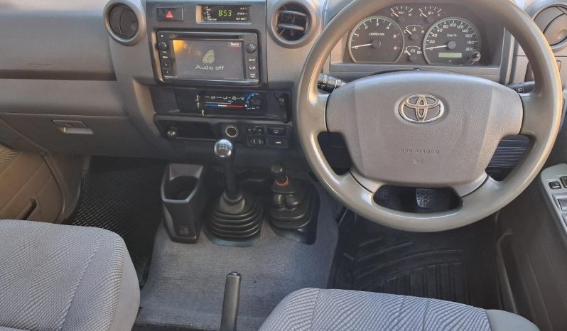 2015 Toyota Land Cruiser 76 4.5D-4D LX V8 Station Wagon full