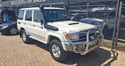 2015 Toyota Land Cruiser 76 4.5D-4D LX V8 Station Wagon