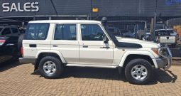 2015 Toyota Land Cruiser 76 4.5D-4D LX V8 Station Wagon