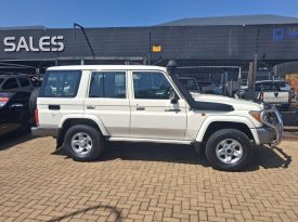 2015 Toyota Land Cruiser 76 4.5D-4D LX V8 Station Wagon