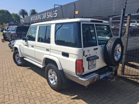 2015 Toyota Land Cruiser 76 4.5D-4D LX V8 Station Wagon