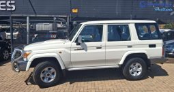 2015 Toyota Land Cruiser 76 4.5D-4D LX V8 Station Wagon