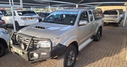 2015 Toyota Hilux 3.0D-4D Xtra Cab 4×4 Raider Legend 45
