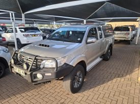 2015 Toyota Hilux 3.0D-4D Xtra Cab 4×4 Raider Legend 45