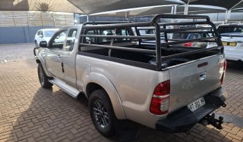 2015 Toyota Hilux 3.0D-4D Xtra Cab 4×4 Raider Legend 45 full
