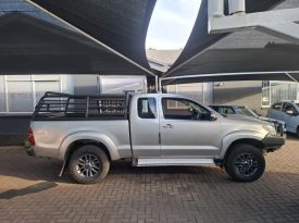 2015 Toyota Hilux 3.0D-4D Xtra Cab 4×4 Raider Legend 45