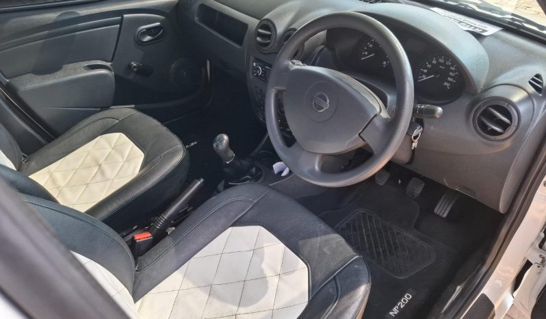 2015 Nissan NP200 1.6i (aircon) full