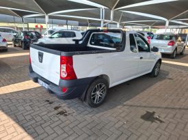 2015 Nissan NP200 1.6i (aircon)