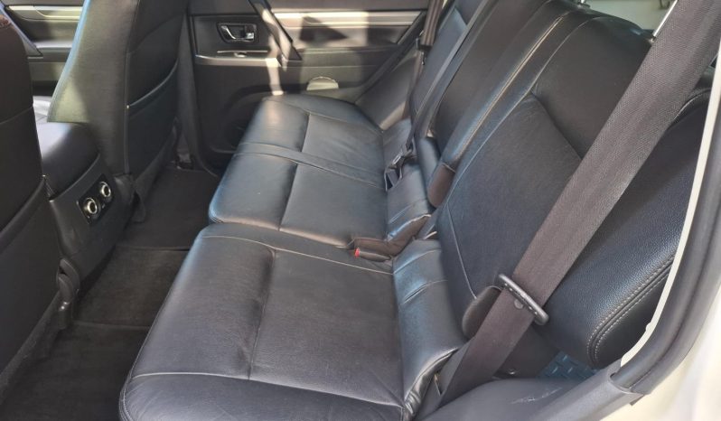 2015 Mitsubishi Pajero 5-Door 3.2DI-D GLS full